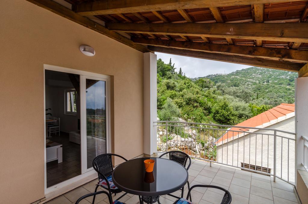 Apartments Leviana Saplunara Exterior photo
